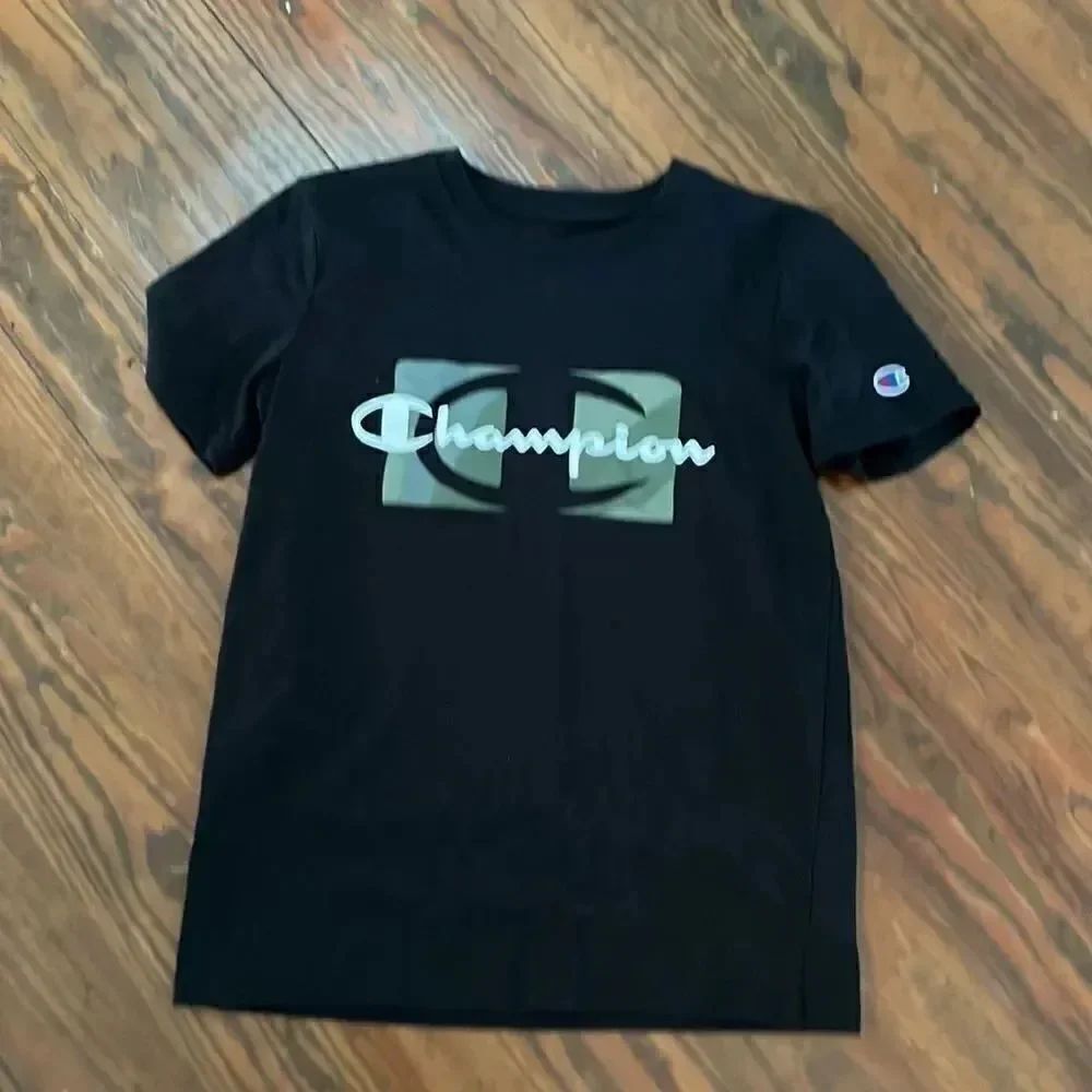 Champion boys tee size L